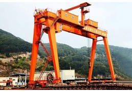 Shipbuilding gantry crane